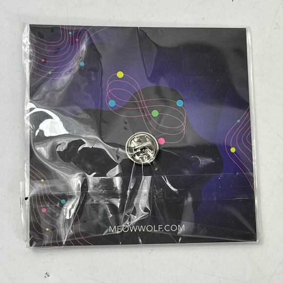 Meow Wolf Omega Mart Souvenir Pin Las Vegas Limited Edition VIP Sealed New Art - Picture 2 of 3